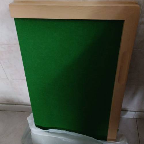 一塊摺合式和一張麻雀抬連144隻麻雀，新正企理，清位價$500(東九龍一帶可以送貨）...