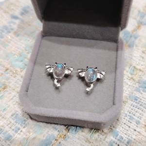 925純銀灰藍月亮石小惡魔耳環 Sterling Silver Labradorite Little Devil Earring