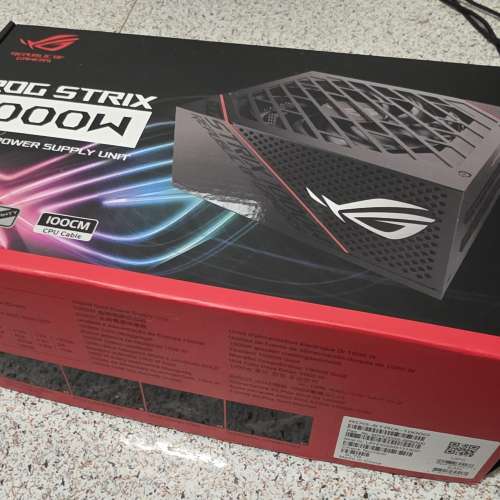 華碩ROG 1000W 80 Plus 金牌火牛
