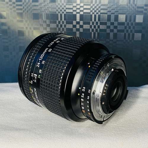 Nikon AF-D 24-120mm f/3.5-5.6D
