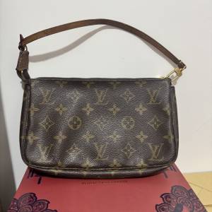 Louis Vuitton Pre-Owned Pochette Accessoires Monogram 手提包（2000年代典藏款）