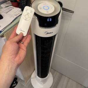 美的直立式風扇