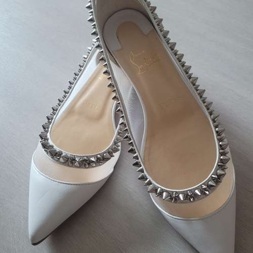 Christian Louboutin 白色平底鞋