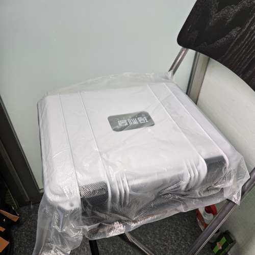 全新未用灰色防水防撞12格錶盒