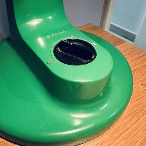 出售 昭和時期 SANYO 座枱燈一箋，100%正常，整體八成新，款式經典，有意請pm我，謝謝