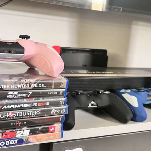 放PS5 Slim 光碟版 Disc 有3個原裝手掣 一堆GAME (ASTRO BOT , MONSTER HUNTER , N...