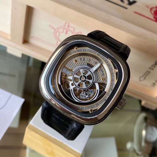 Sevenfriday 七個星期五 S2/01
