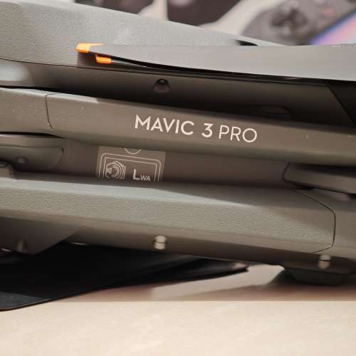DJI Mavic 3 Pro 暢飛套裝 (連 RC Pro 遙控器)
