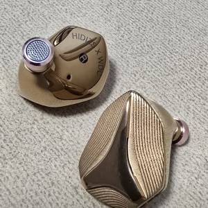 HIDIZS MP145 LTD GOLDTITANIUM