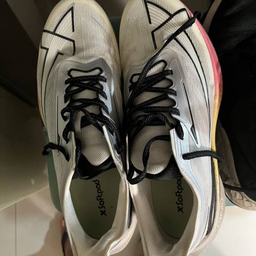 特步 Xtep 碳纖底 跑鞋 跑步 US10.5