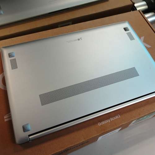 99% New Samsung book3 13代 i5 (8+512Gb) 港行