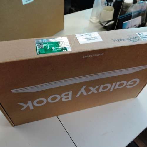 99% New Samsung book3 13代 i5 (8+512Gb) 港行