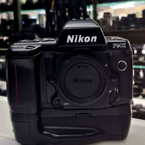 NIKON F90X + MB-10 95% NEW