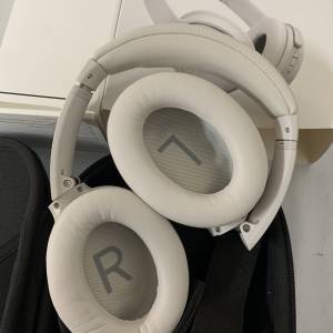 99%New Bose QuietComfort Headphones White Smoke