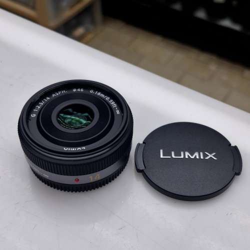 PANASONIC LUMIX 14MM F2.5 LIKE NEW