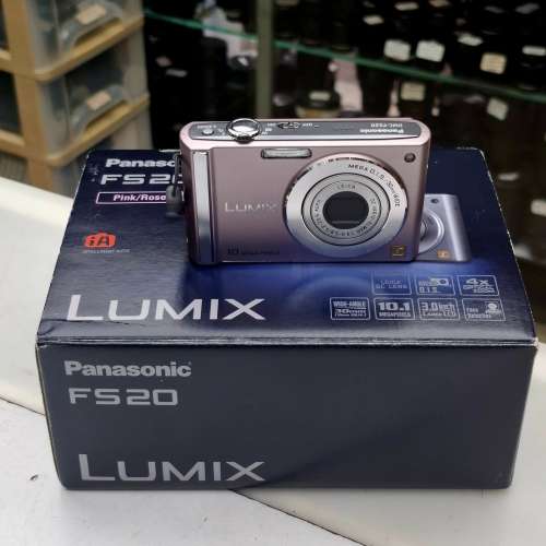 PANASONIC LUMIX DMC-FS20 CCD FULL SET 95% NEW