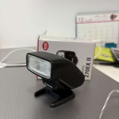 Canon EOS M白色機身連兩鏡及閃光燈