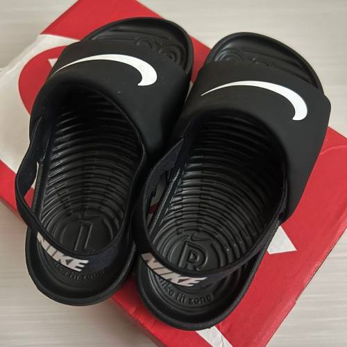 小童Nike拖鞋