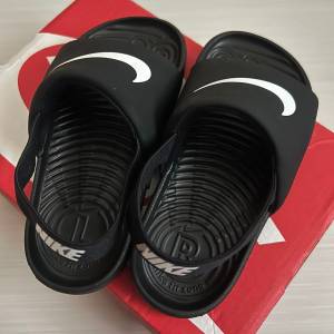 小童Nike拖鞋