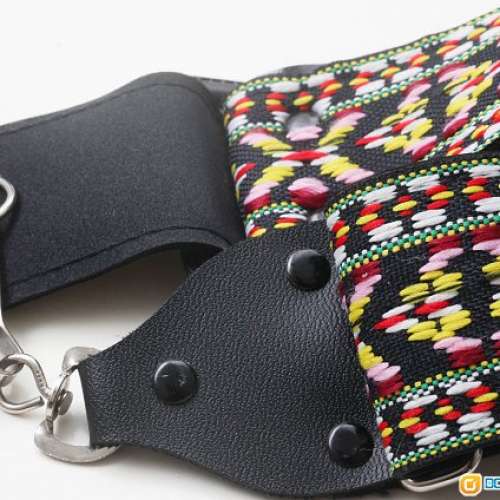 70年代編織相機肩帶 70s Hippie Knit Camera Belt 實淨耐用，中古二手， 獨一無二