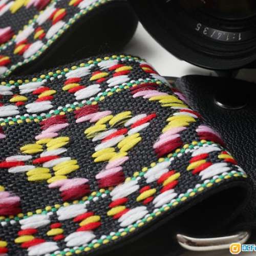 70年代編織相機肩帶 70s Hippie Knit Camera Belt 實淨耐用，中古二手， 獨一無二