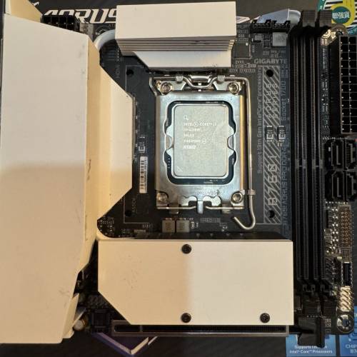 Gigabyte B760i + i3-12100F