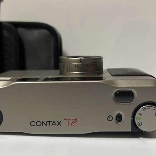 CONTAX T2 with data back, bag