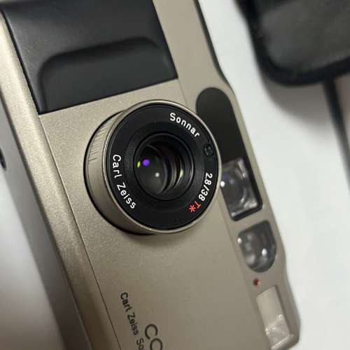 CONTAX T2 with data back, bag