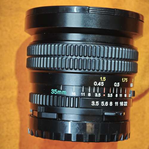 Mamiya 35/3.5 Sekor N C 35mm Mamiya 35 鏡片有老化起霧問題，自行處理，對焦環順...