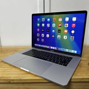 MacBook Pro  i7六核 16G RAM 256G SSD 15‘’吋 2K螢幕mon 2018 獨立顯卡文書設計...