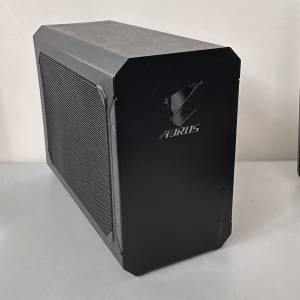 技嘉Aorus gaming box 內建高效能 Geforce  GTX 1070 8GB