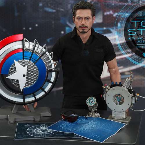 Hot Toys MMS 273 Iron Man 2 &ndash; Tony Stark w/ Arc Reactor Creation Accessories