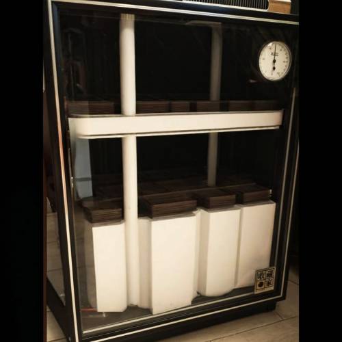 Eureka收藏家電子防潮箱 CF-65 52L