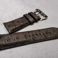 鴕鳥皮孔紋深棕色手工錶帶-扣位26mm