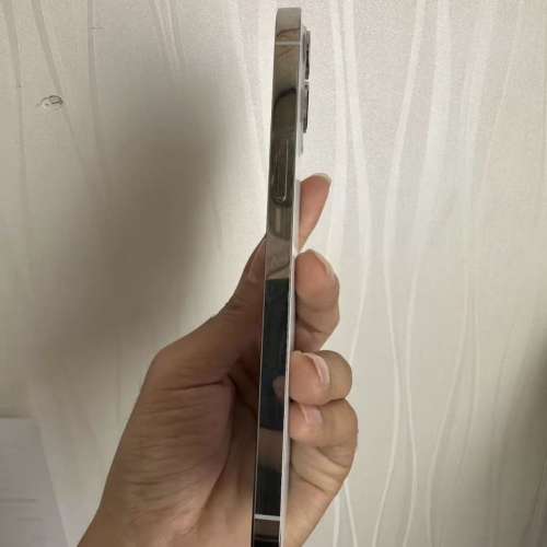 iPhone 12 Pro Max 512G 白色 ～ 5G雙咭，電池效率99 ％ ,隨機跟一個原裝保護套同埋...