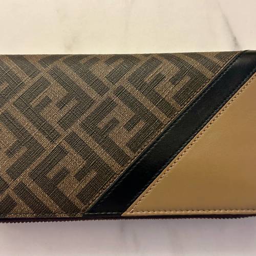 意大利名牌Fendi銀包