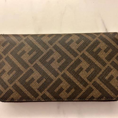 意大利名牌Fendi銀包