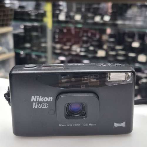 NIKON AF 600 28MM F3.5 MACRO