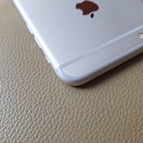 新淨 Apple iPhone 6s Plus 64GB 銀色 連 玻璃貼 機套