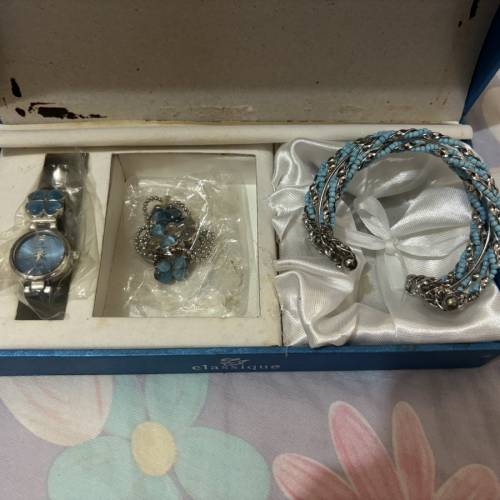 Classique 女裝飾物一套 (錶/頸鏈/手鍊)