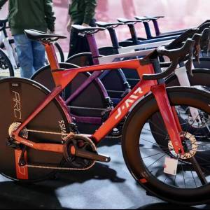 2025 新款 JAVA VITTORIA / AIR 鋁合金/碳纖維公路車 送水架前後蛙燈
