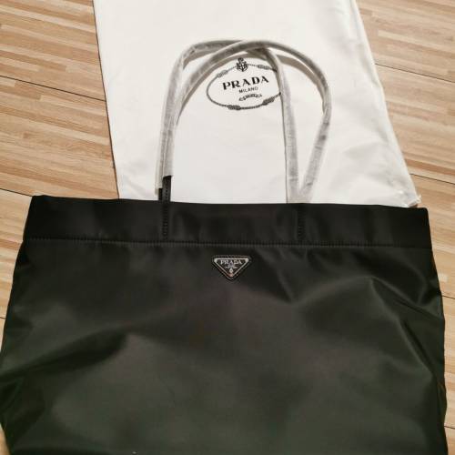 Prada 黑色多用途袋