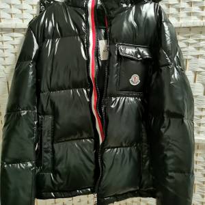 Moncler 羽绒外套