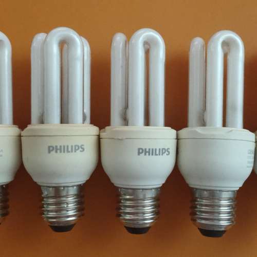 Philips 慳電膽 E27 黃光 11w 共 9 個