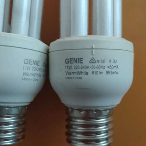 Philips 慳電膽 E27 黃光 11w 共 9 個