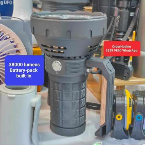 Mega High Power LED Flashlight (Torch 電筒) 38000 lumens. Rechargeable USB-C.
