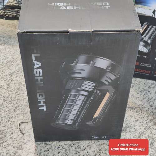 Mega High Power LED Flashlight (Torch 電筒) 38000 lumens. Rechargeable USB-C.