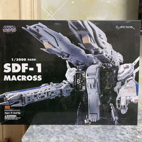 Arcadia超時空要塞 SDF1 母艦 13000 太空堡壘 ，全配無損