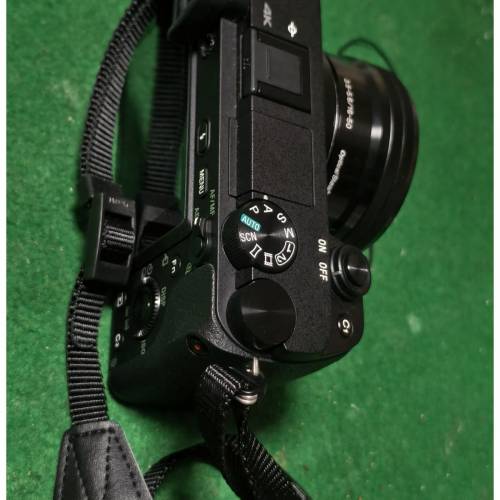 Sony A6300 with 16-50/3.5 kit len