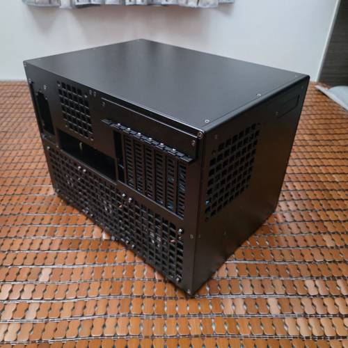 ［機箱］全鋁12Bay全高NAS/Server機箱（送6把12cm風扇）